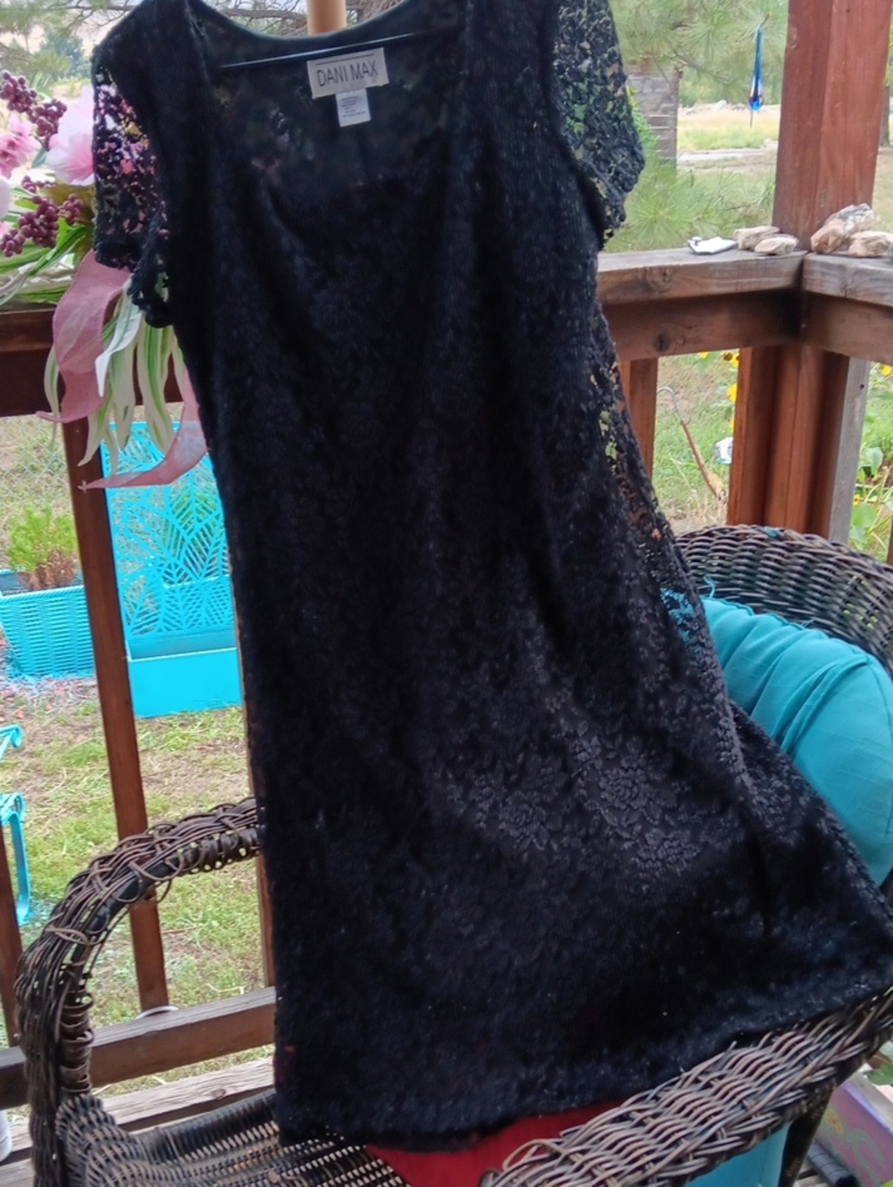 DANI MAX Black Lace Short-Sleeve Chemise